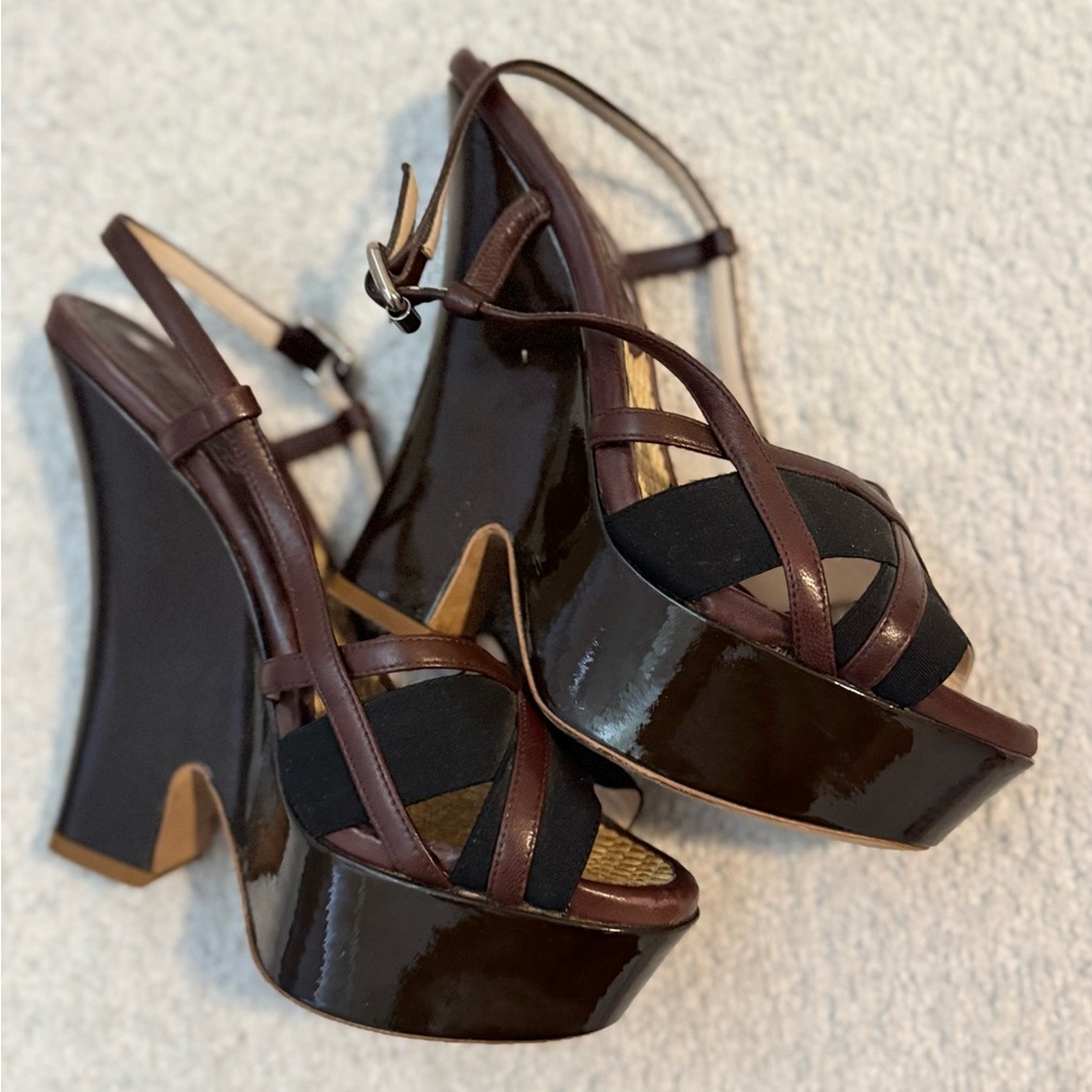 Céline Brown Patent Leather Platform Sandals – Size 37